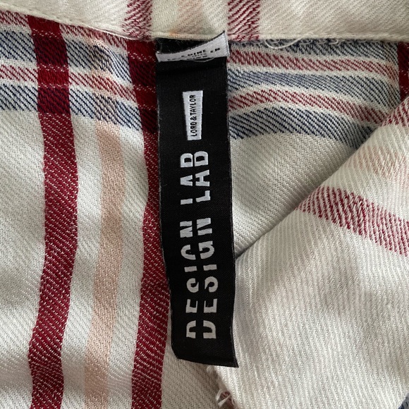 LIKE NEW Design Lab Flannel Button Down - Picture 3 of 7